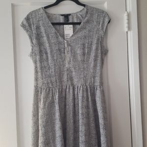 H&M short sleeve dress in size 12
